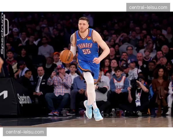 雷霆霍姆格伦外线持球创新 戴格诺特战术打破传统位置束缚 雷霆霍姆格伦外线持球创新 戴格诺特战术打破传统位置束缚