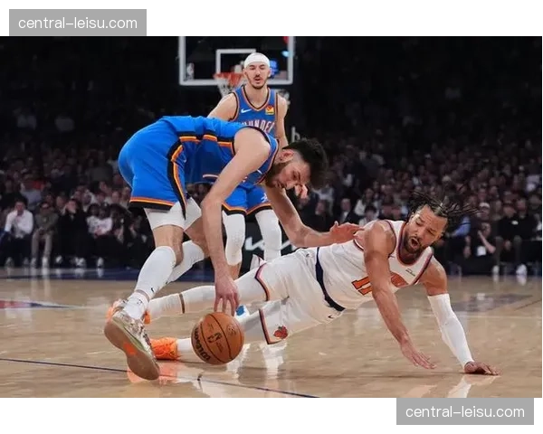 雷霆霍姆格伦关键时刻正负值+58，内线护框保障节奏